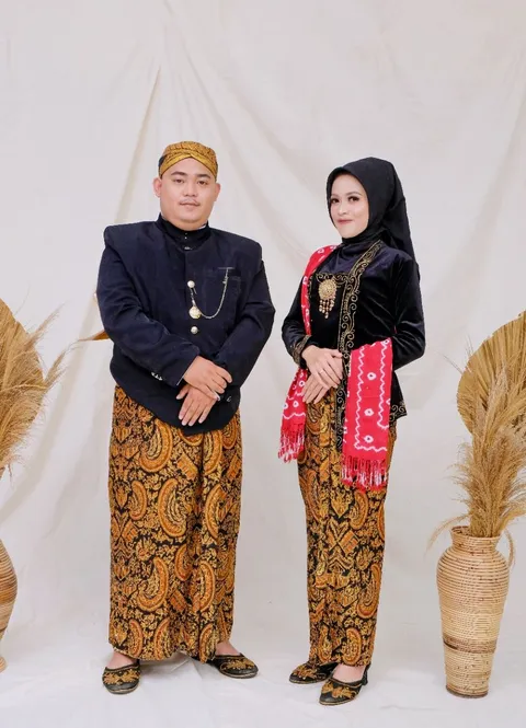 Foto sampul undangan Yuni & Rendy