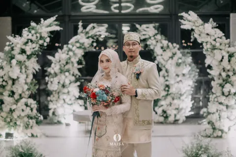 Foto sampul undangan Dwi & Astrid
