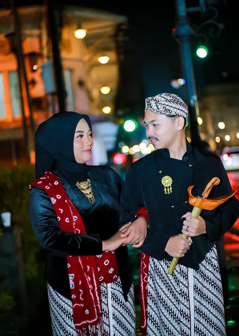 Foto sampul undangan Susi & Apin