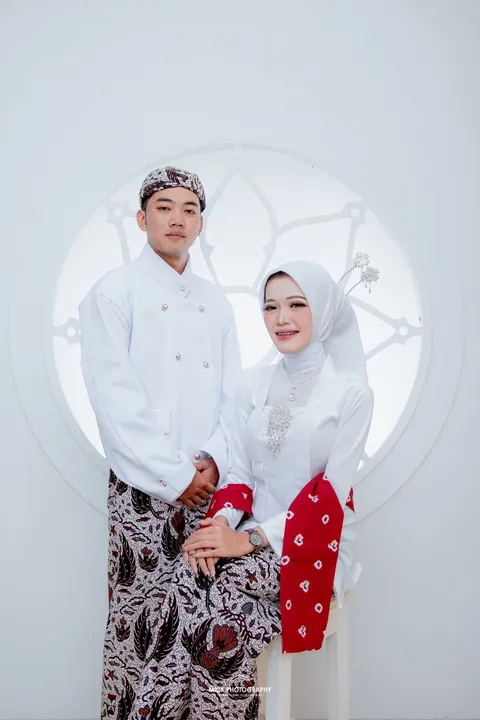 Foto sampul undangan Hermawan & Risma