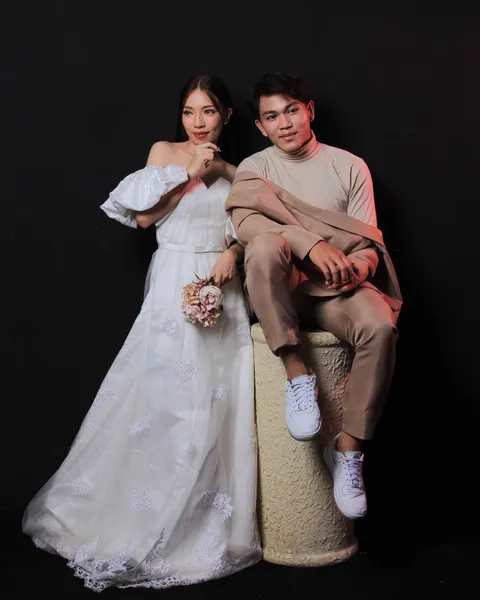 Foto sampul undangan Fini & Rizky