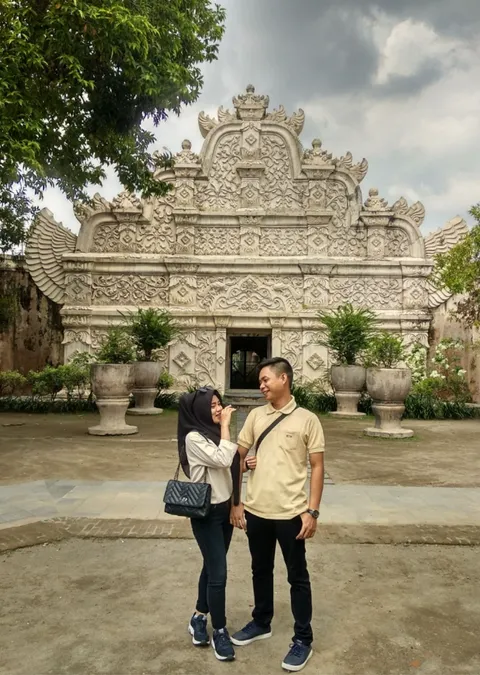 Foto sampul undangan Ali & Nazidha