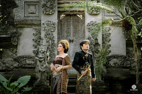 Foto sampul undangan Ayu & Leong