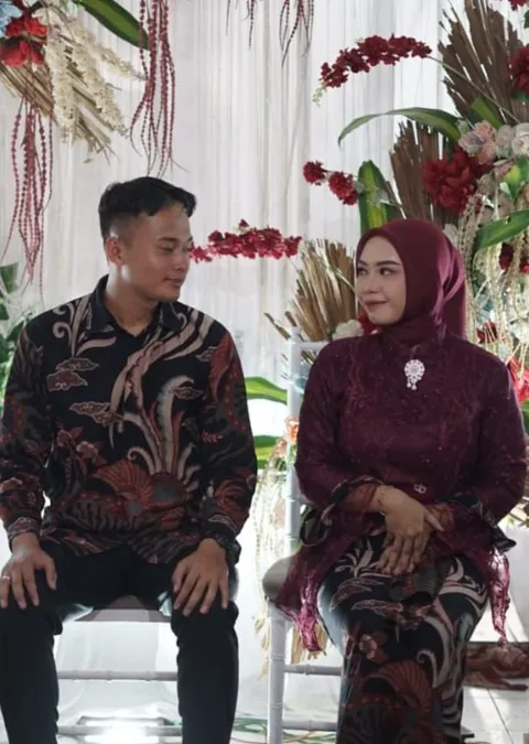 Foto sampul undangan Siska Mustika Rodian  Amd.Keb & Sertu Alin Suprianto