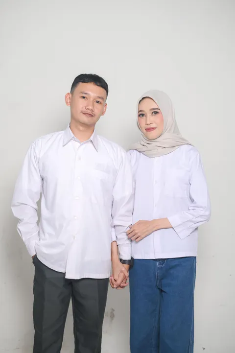 Foto sampul undangan Maya & Kosim
