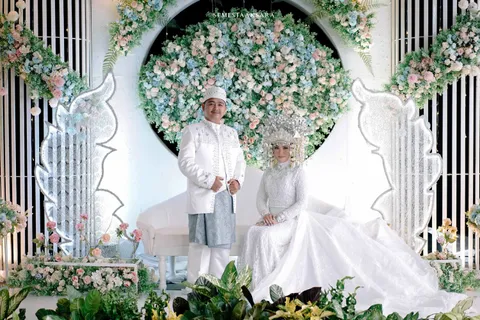 Foto sampul undangan Rizka & Bastian