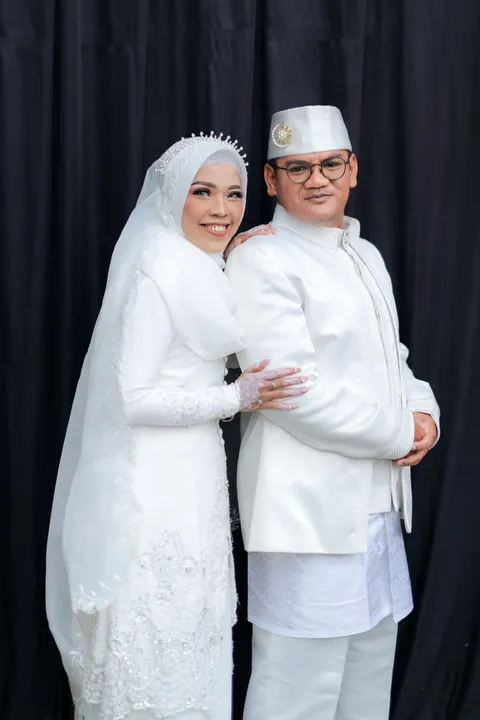 Foto sampul undangan Fauziah & Paksi