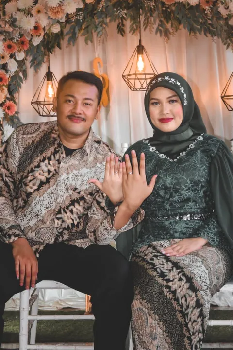 Foto sampul undangan Eka Verra & Robih Karran