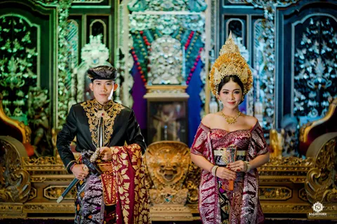 Foto sampul undangan Mila & Gita