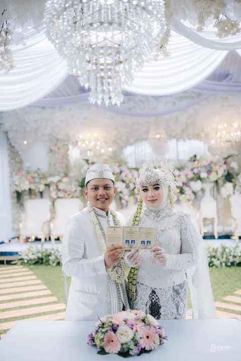 Foto sampul undangan Tania & Asep