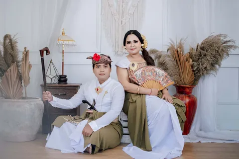 Foto sampul undangan Mega & Dedek