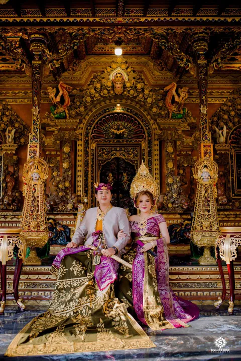 Foto sampul undangan Dewi & Yoga