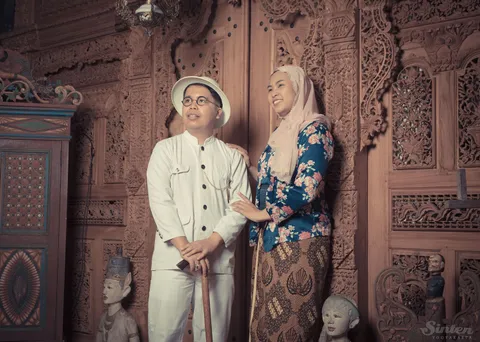 Foto sampul undangan Haslin & Danang