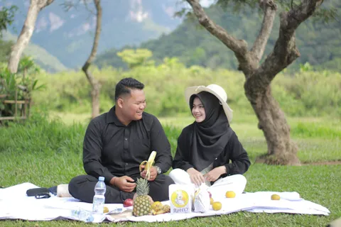 Foto sampul undangan Siti & Alif