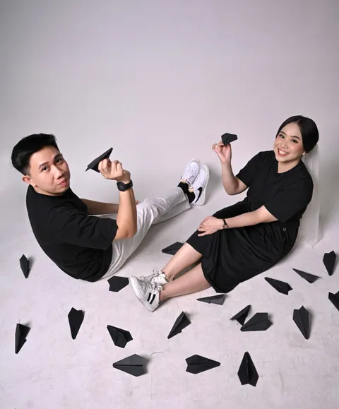 Foto sampul undangan Alin & Rolef