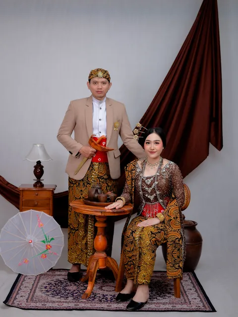 Foto sampul undangan Yanyan & April