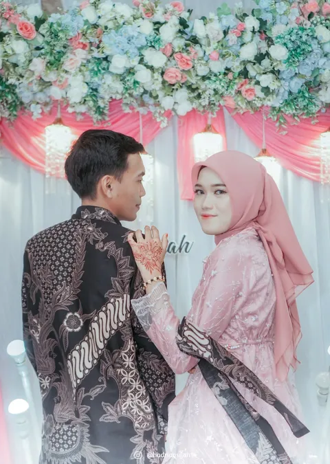 Foto sampul undangan Amin & Hikmah