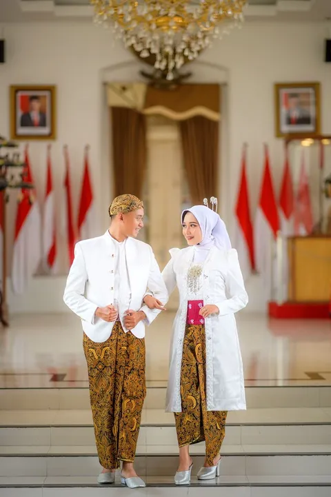 Foto sampul undangan Diva & Brian