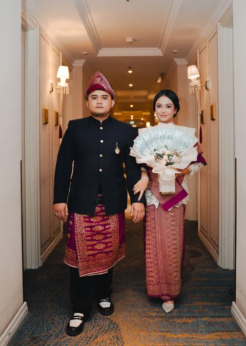 Foto sampul undangan Dinan & Raisly