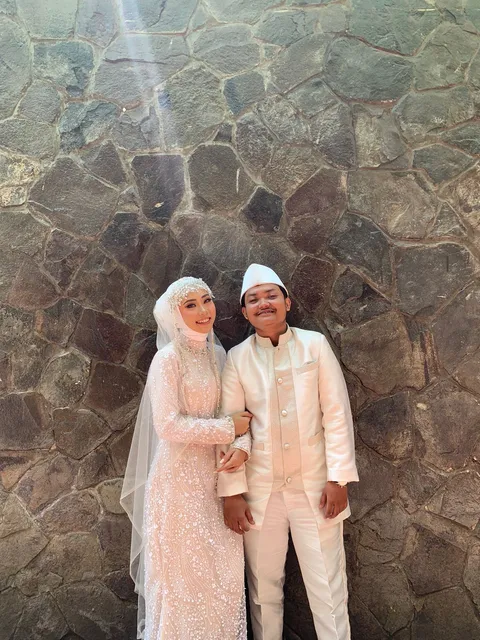Foto sampul undangan Amel & Nanda
