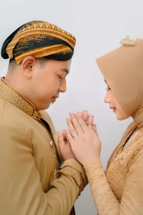 Foto sampul undangan Fadhil & Heni