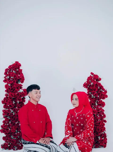 Foto sampul undangan Muhammad Nur Khafidhin & Dewi Aulia Saroh