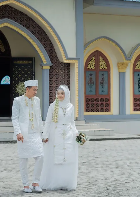 Foto sampul undangan Zaini & Dessyfa
