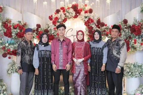 Foto sampul undangan Ikram & Upik