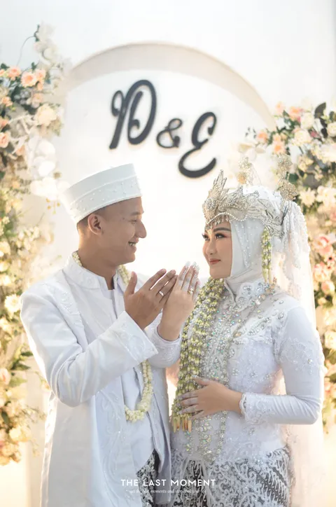 Foto sampul undangan Dinda & Erfan