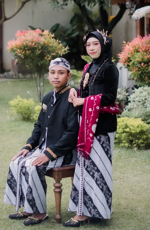 Foto sampul undangan Santi & Deska