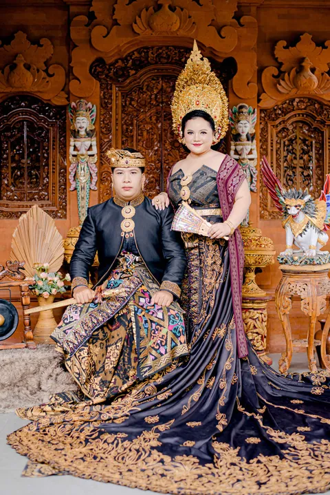 Foto sampul undangan Rey & Wira