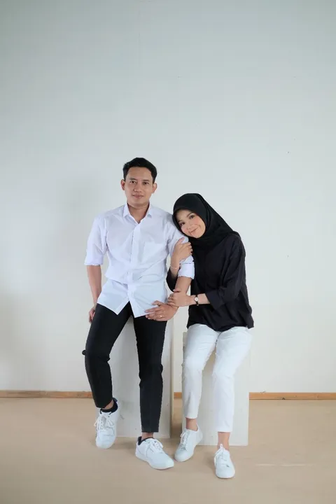 Foto sampul undangan Anisa & Dodik