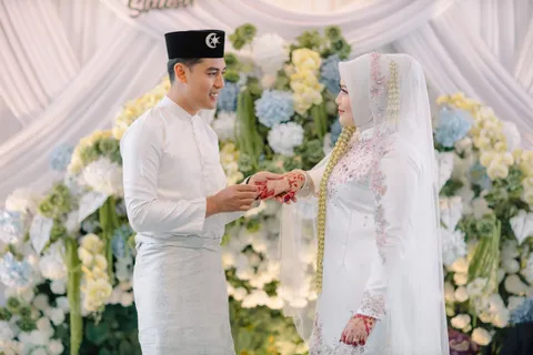 Foto sampul undangan Salisa & Irwan