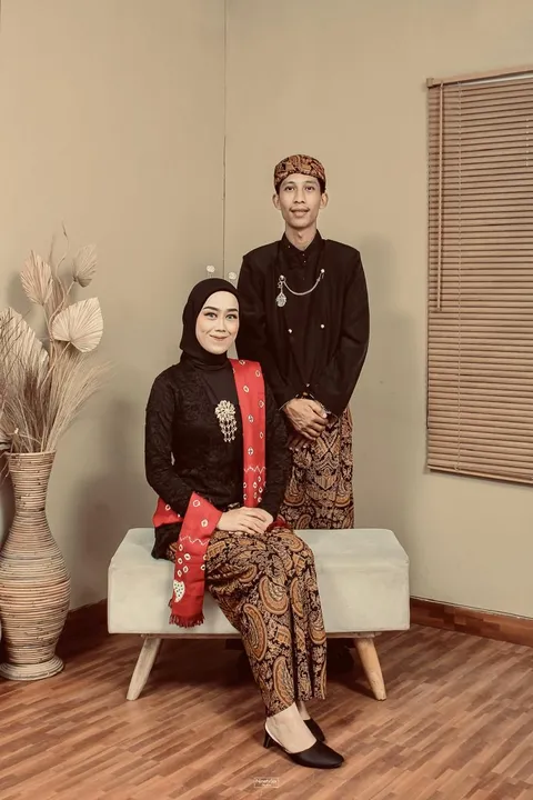 Foto sampul undangan Raynald & Meli