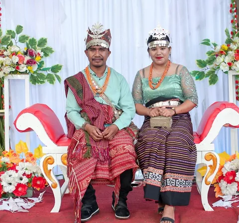 Foto sampul undangan Feronika Gradiana Fahik & Dominggus Loe Leo