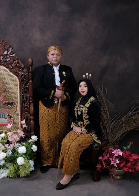 Foto sampul undangan Dwi & Yeni