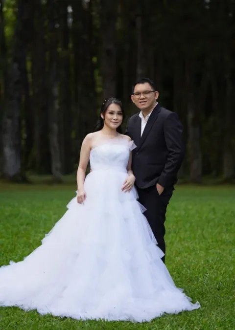 Foto sampul undangan Yumiko & Eric