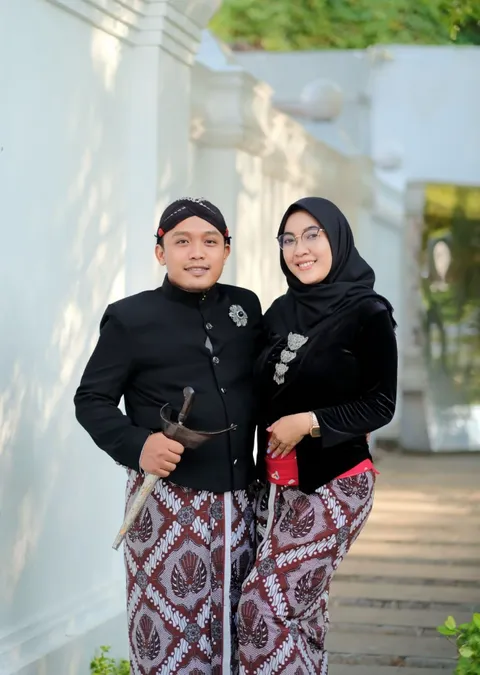 Foto sampul undangan Anisa & Aziz