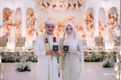 Foto sampul undangan Raffly & Najmah