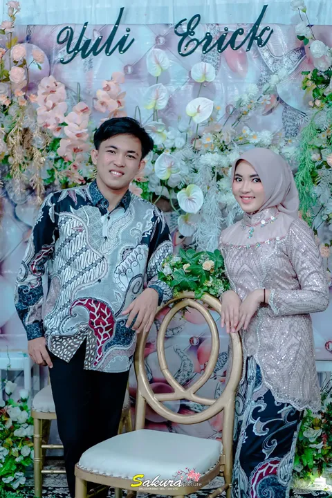 Foto sampul undangan Yuli & Erick