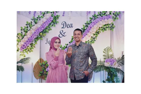 Foto sampul undangan Iqbal & Dea