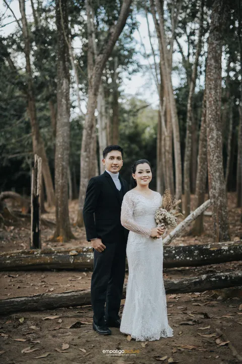 Foto sampul undangan Vicentius Joko Kurdiantoro & Angela Satiti