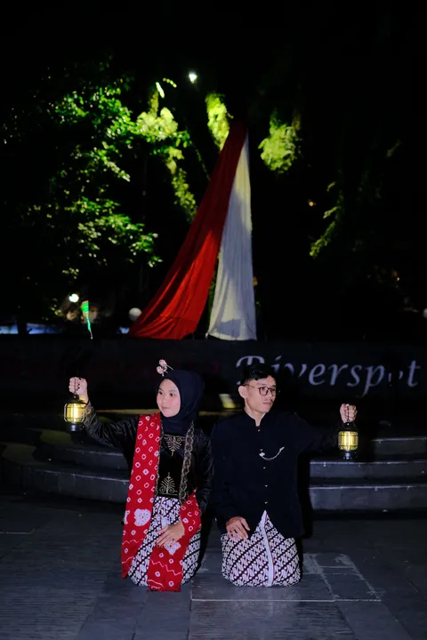 Foto sampul undangan Ndin & Dhays