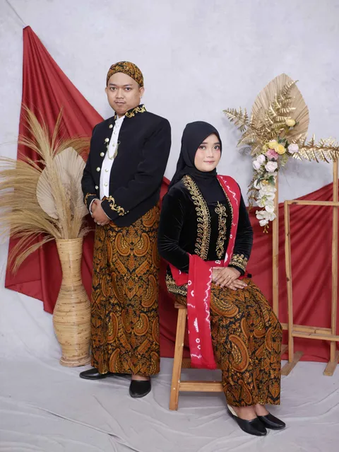 Foto sampul undangan Yusup Nur Hidayat, St. & Lindasari, S.Ap.