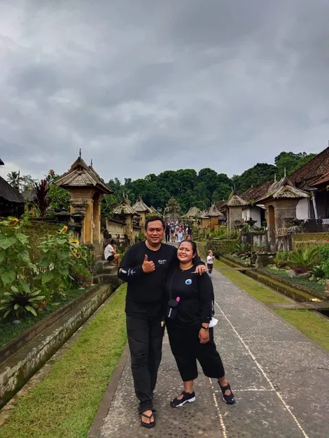 Foto sampul undangan Icha & Sinyo