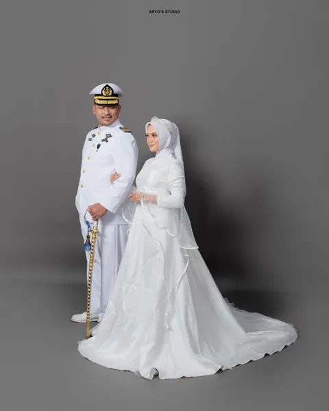 Foto sampul undangan Adi & Riva