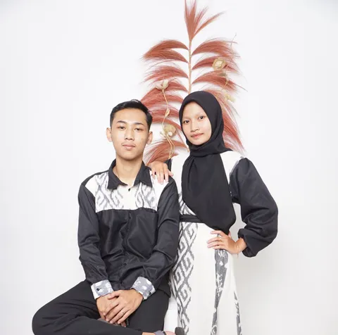 Foto sampul undangan Feni & Doni