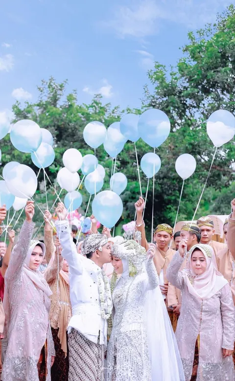 Foto sampul undangan Picky & Theerty