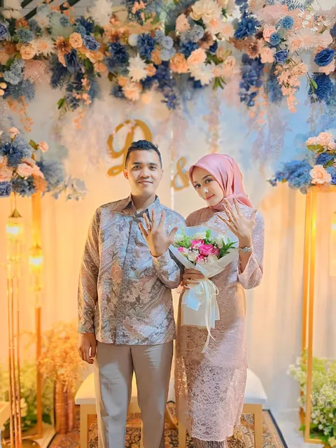 Foto sampul undangan Rizki & Devina
