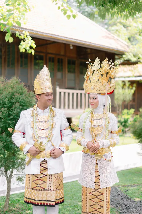 Foto sampul undangan Meiliza & Adi